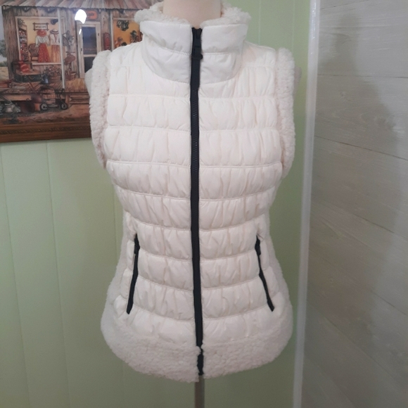 Calvin Klein Jackets & Blazers - Calvin Klein performance puffer repel vest  medium